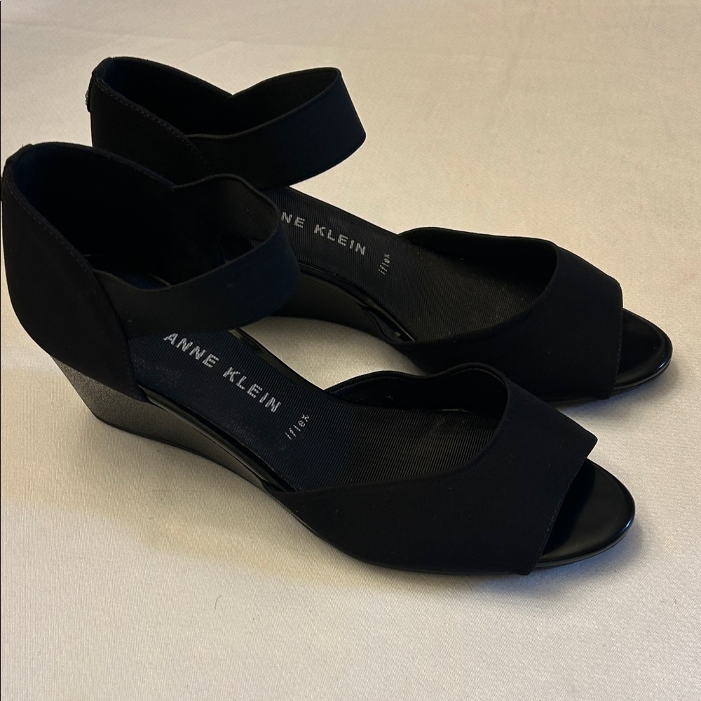 Anne Klein Black Peep-Toe Wedges iflex technology
Size 9.5M - Picture 1 of 8
